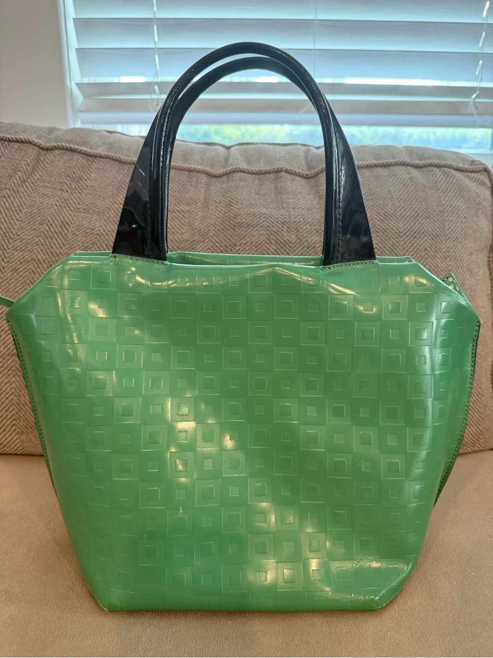 NICOLI Green Patent Tote with Black Handles